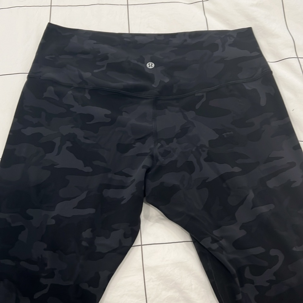 Lululemon Align High-Rise Pant 25" Black and Gray Camo Size 12